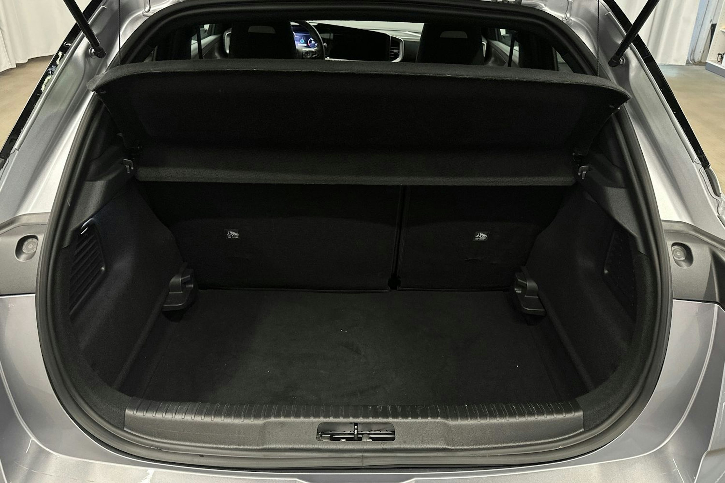 hopea Opel Mokka-e 2022 kuva 14.