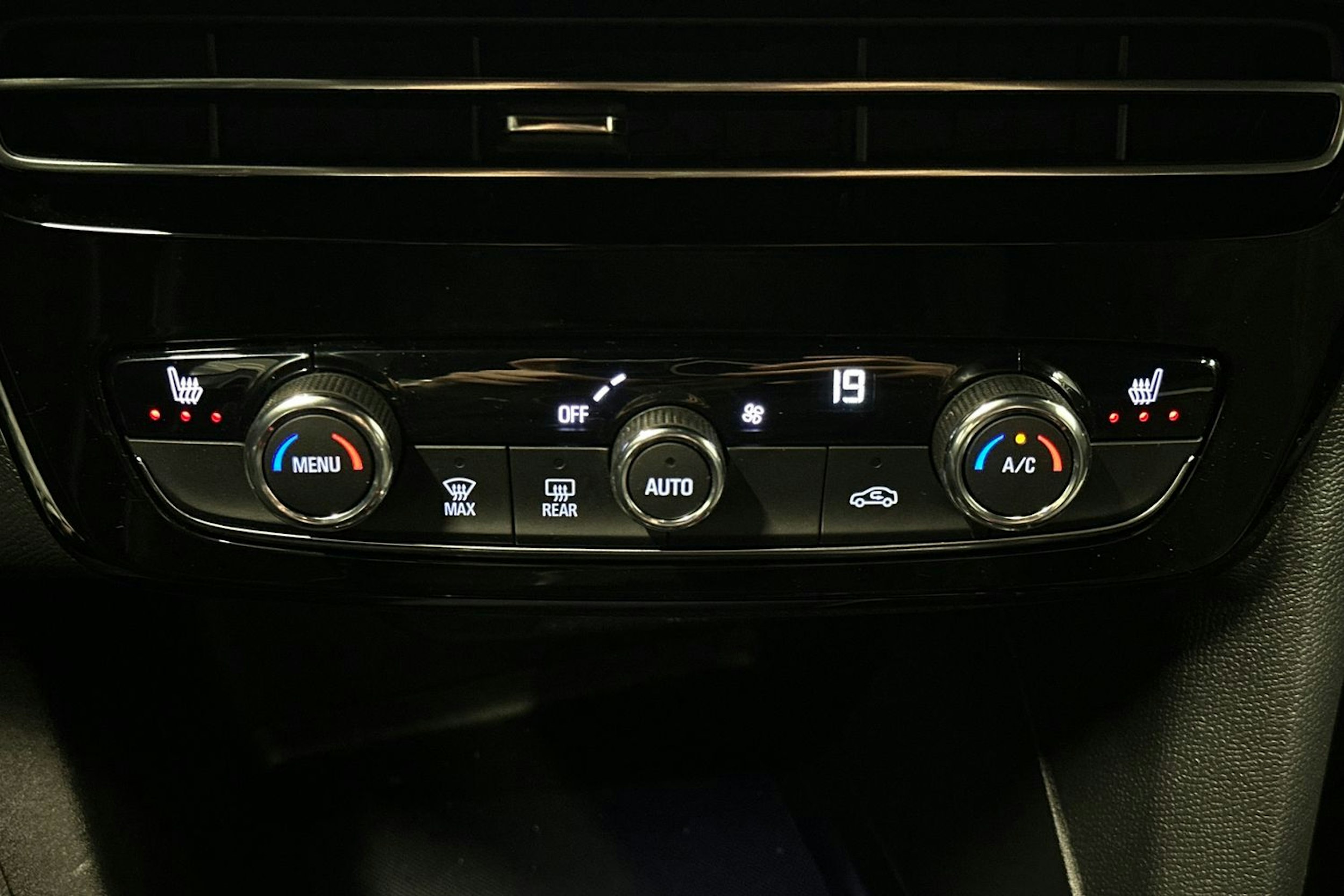 hopea Opel Mokka-e 2022 kuva 20.