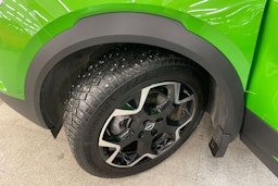 vihreä Opel Mokka-e 2022 kuva 10.