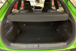 vihreä Opel Mokka-e 2022 kuva 18.