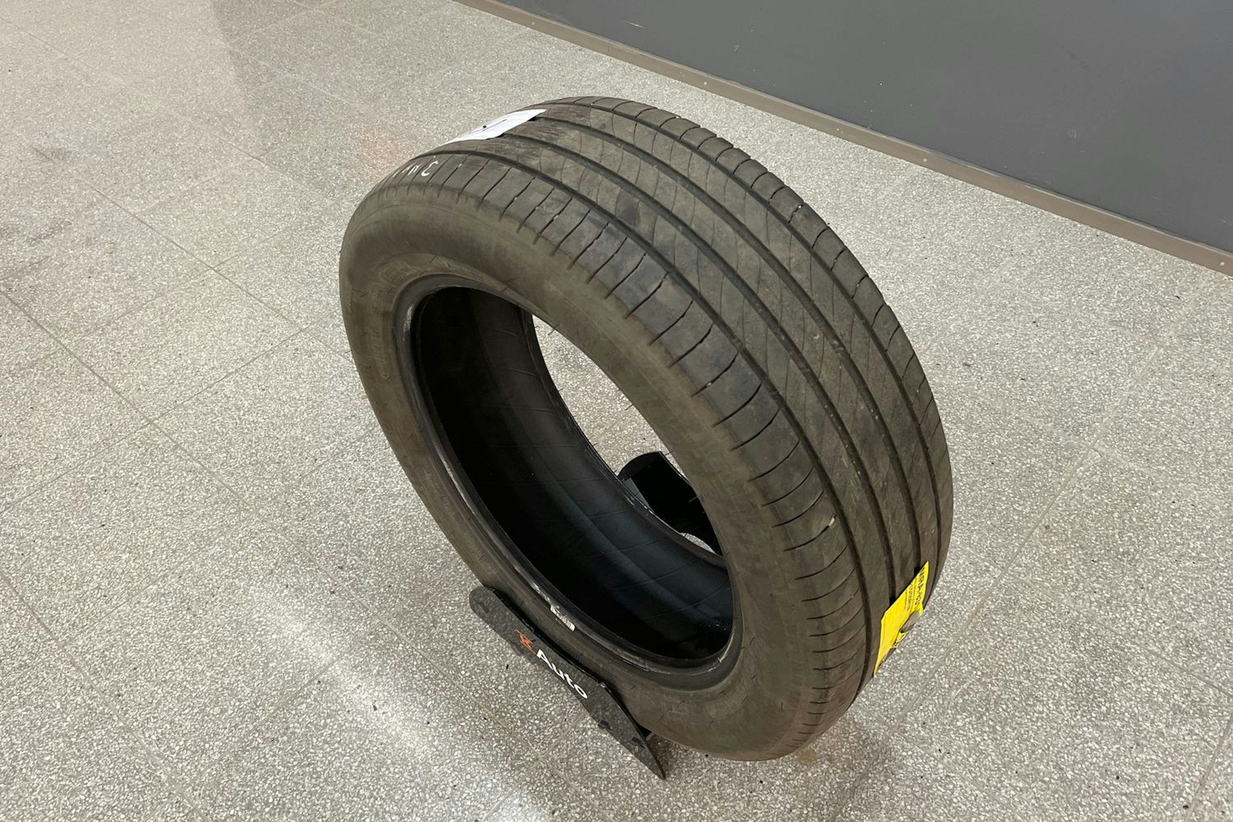 vihreä Opel Mokka-e 2022 kuva 19.