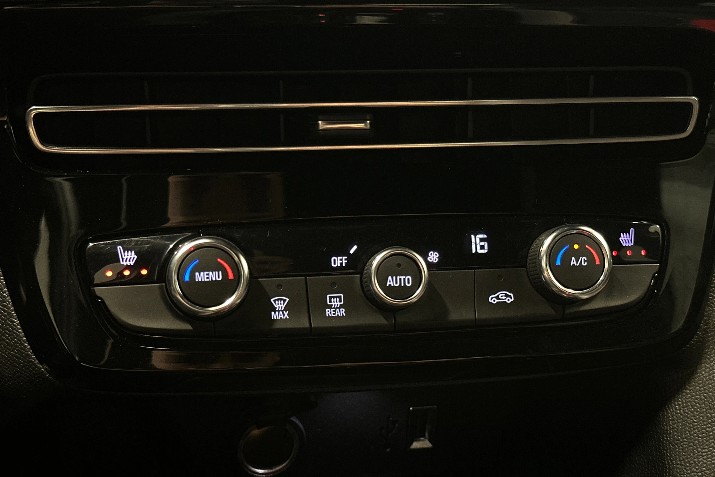 musta Opel Mokka-e 2023 kuva 27.