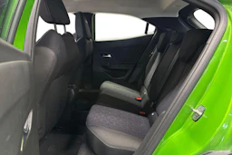 vihreä Opel Mokka-e 2023 kuva 8.