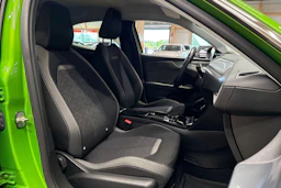 vihreä Opel Mokka-e 2023 kuva 11.