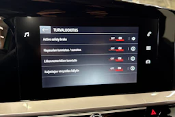vihreä Opel Mokka-e 2023 kuva 17.