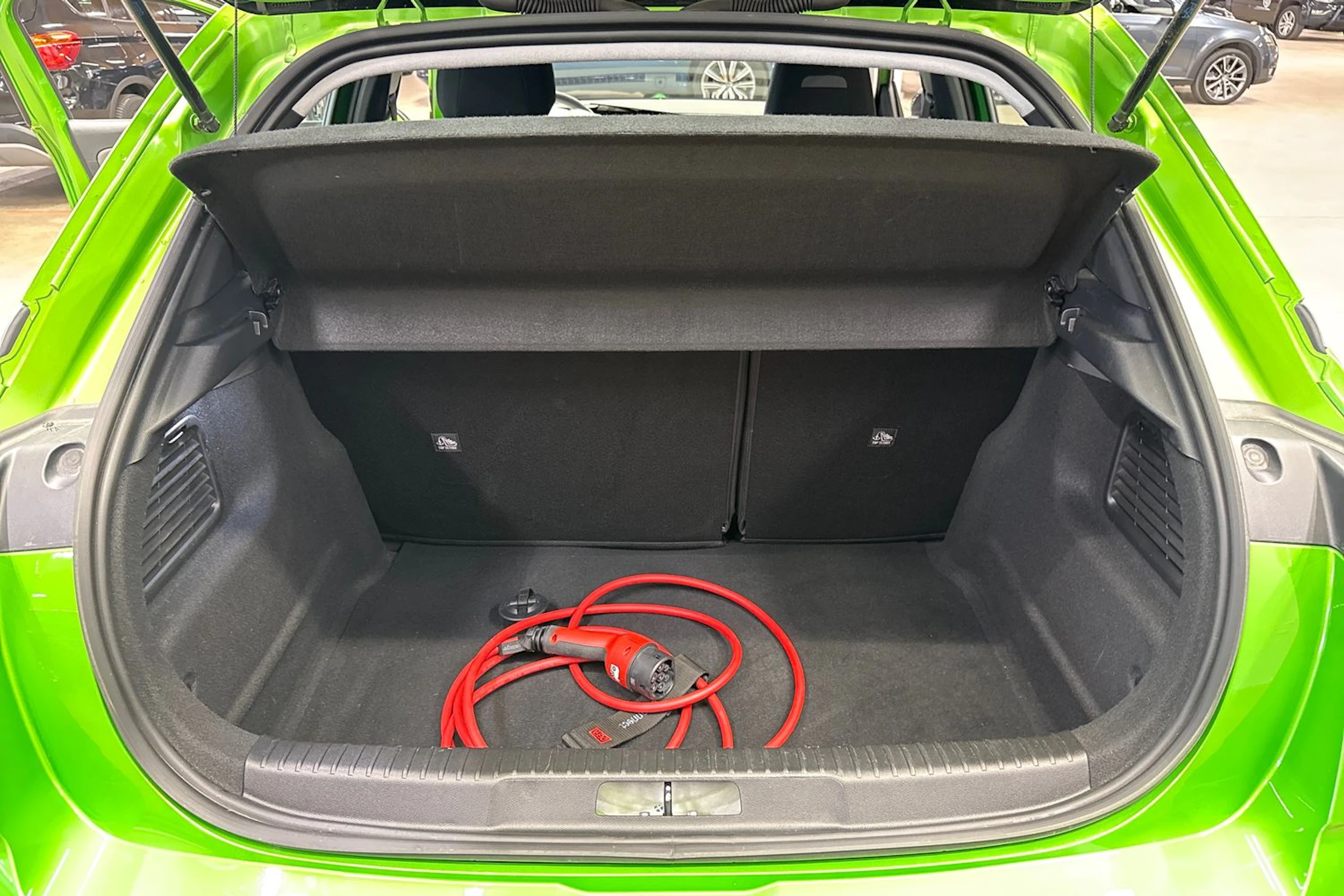 vihreä Opel Mokka-e 2023 kuva 29.