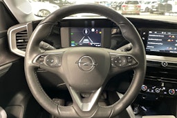 valkoinen Opel Mokka-e 2023 kuva 15.