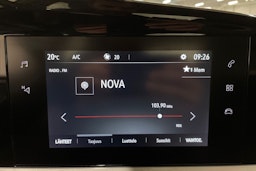 valkoinen Opel Mokka-e 2023 kuva 21.