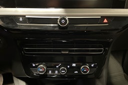 valkoinen Opel Mokka-e 2023 kuva 24.