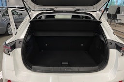 valkoinen Opel Mokka-e 2023 kuva 30.
