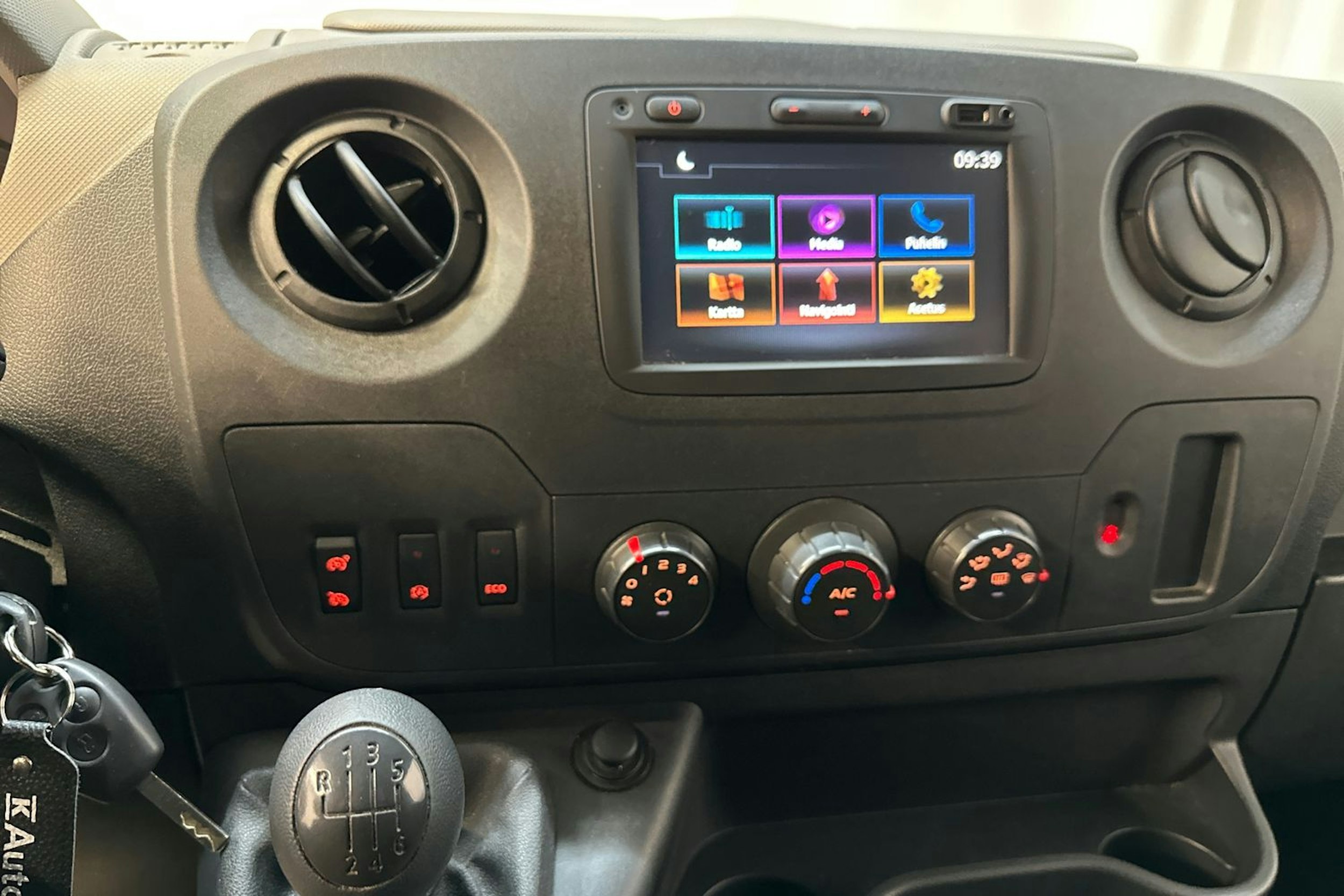 valkoinen Opel Movano 2017 kuva 15.