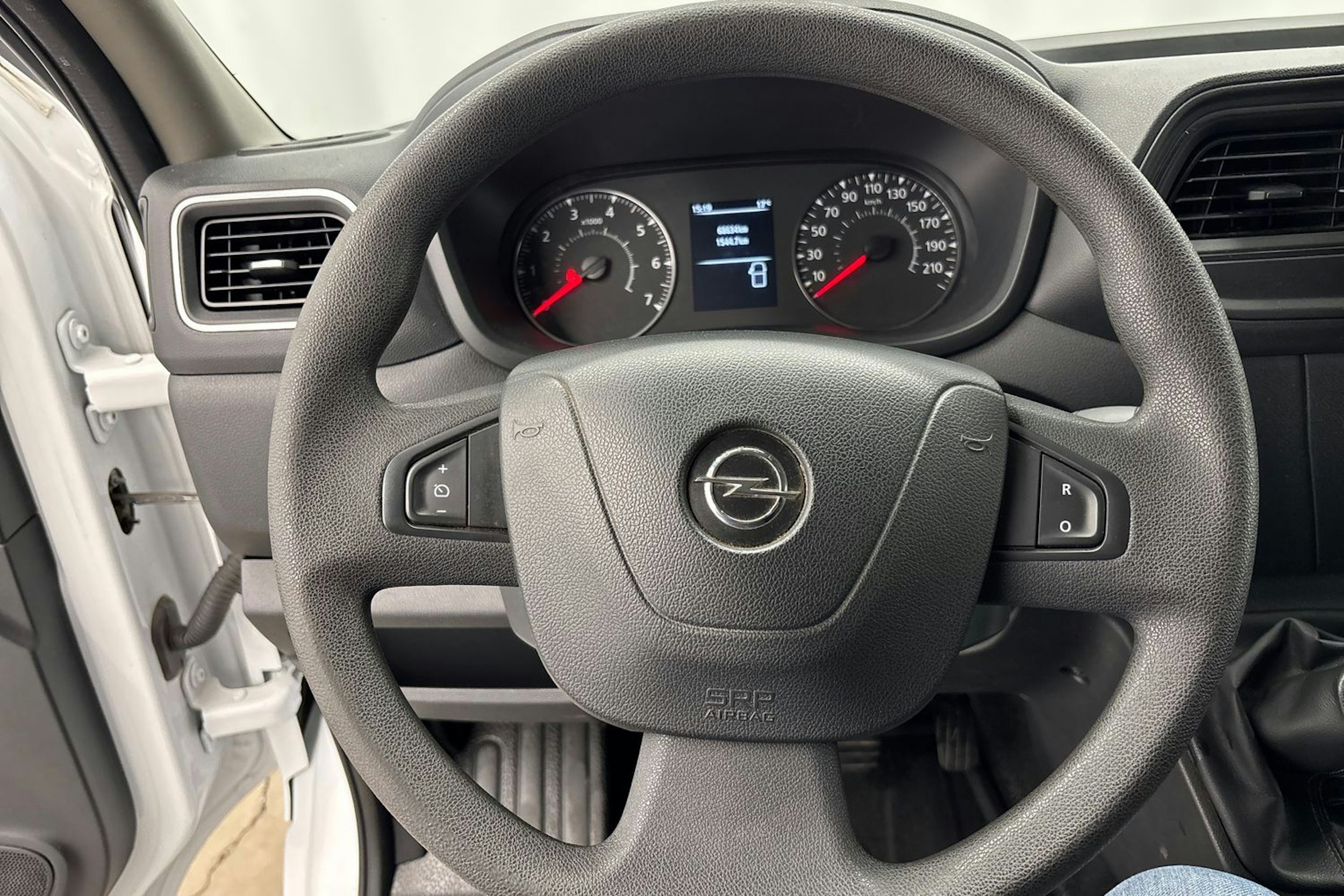 valkoinen Opel Movano 2020 kuva 16.