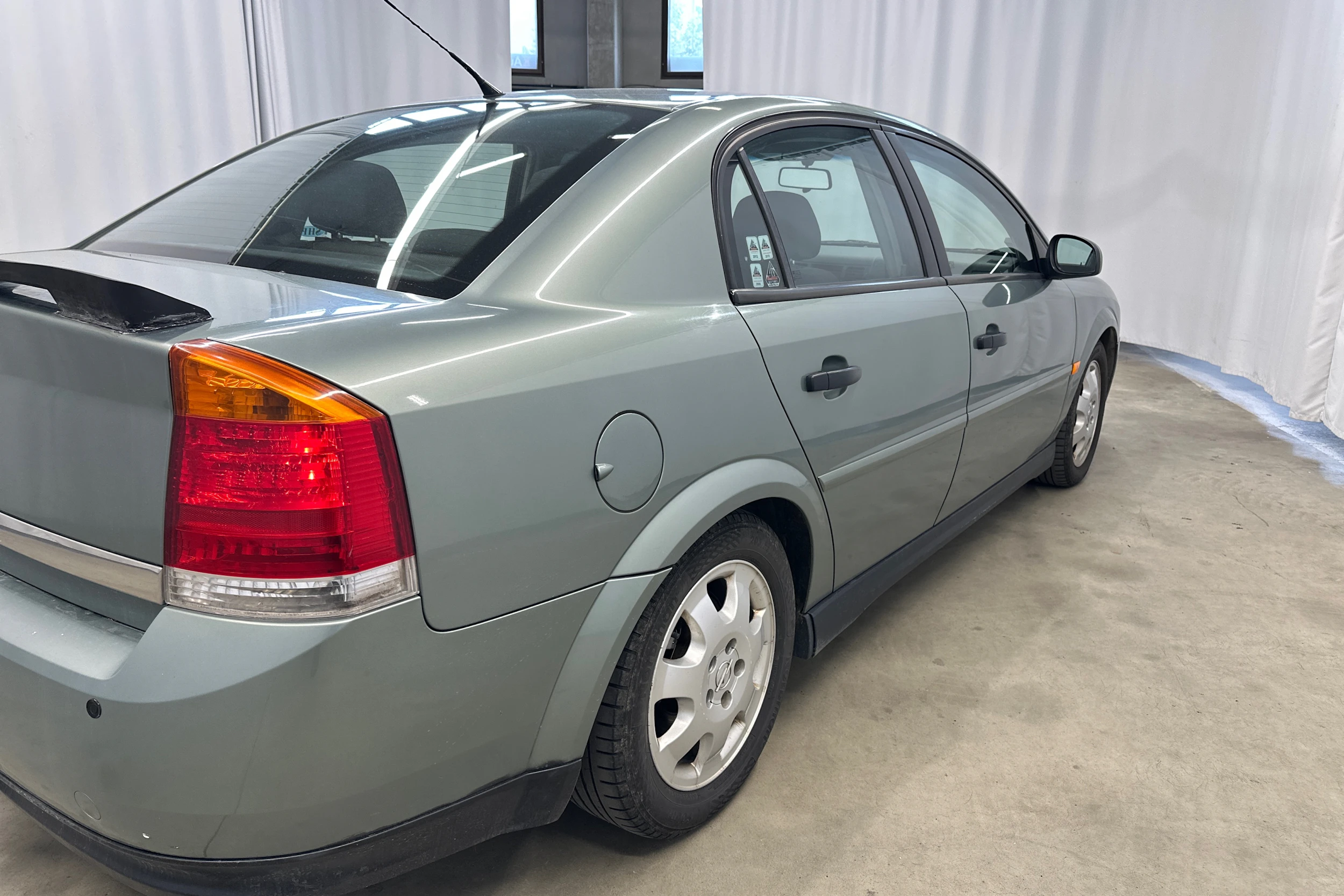 vihreä Opel Vectra 2003 kuva 12.