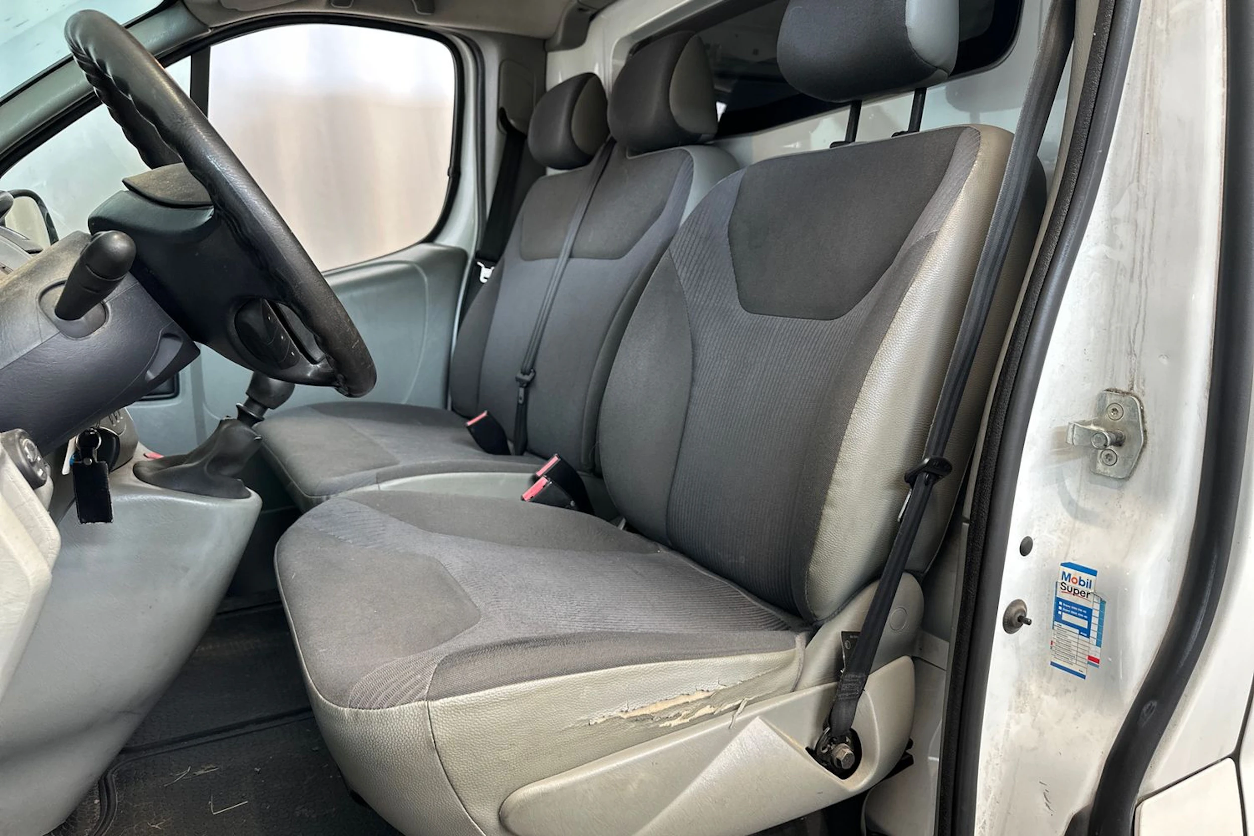 valkoinen Opel Vivaro 2007 kuva 10.