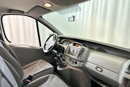 valkoinen Opel Vivaro 2007 kuva 12.