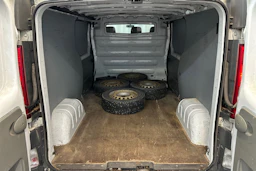 valkoinen Opel Vivaro 2007 kuva 14.