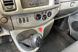 valkoinen Opel Vivaro 2007 kuva 24.