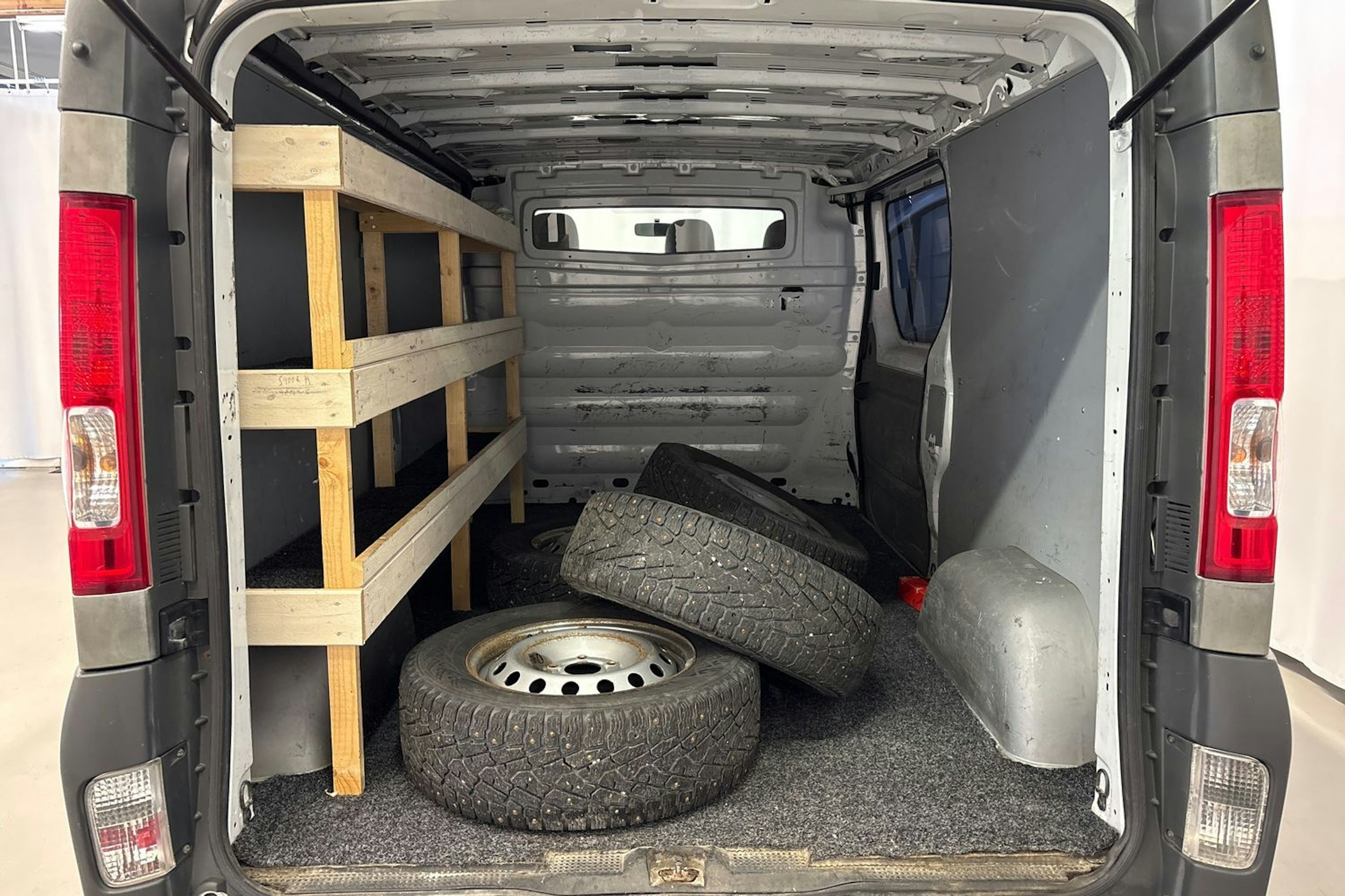 valkoinen Opel Vivaro 2008 kuva 20.