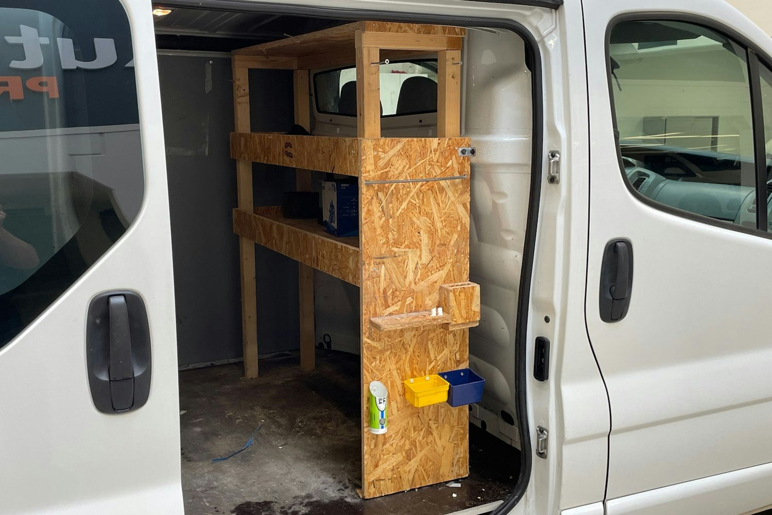 valkoinen Opel Vivaro 2010 kuva 11.