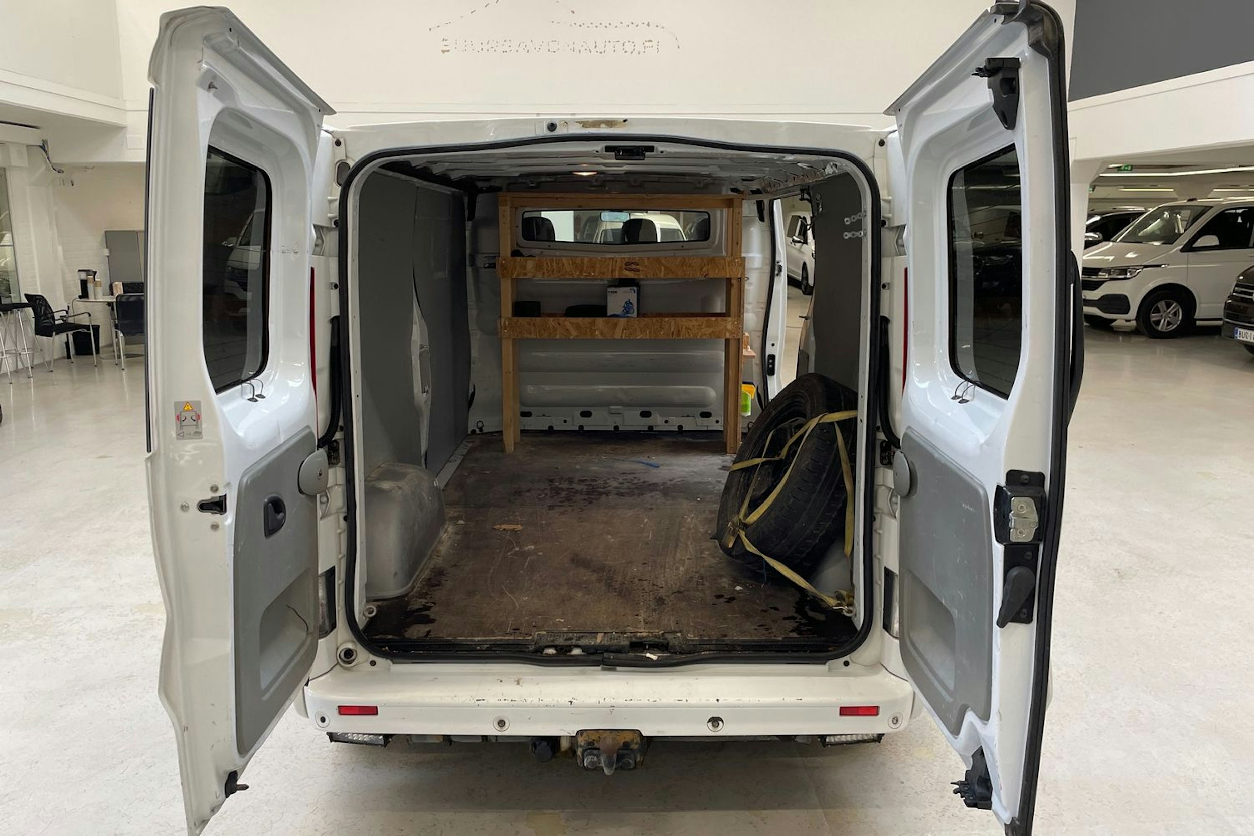 valkoinen Opel Vivaro 2010 kuva 12.