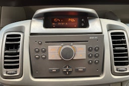 valkoinen Opel Vivaro 2010 kuva 17.