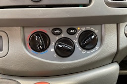 valkoinen Opel Vivaro 2010 kuva 18.