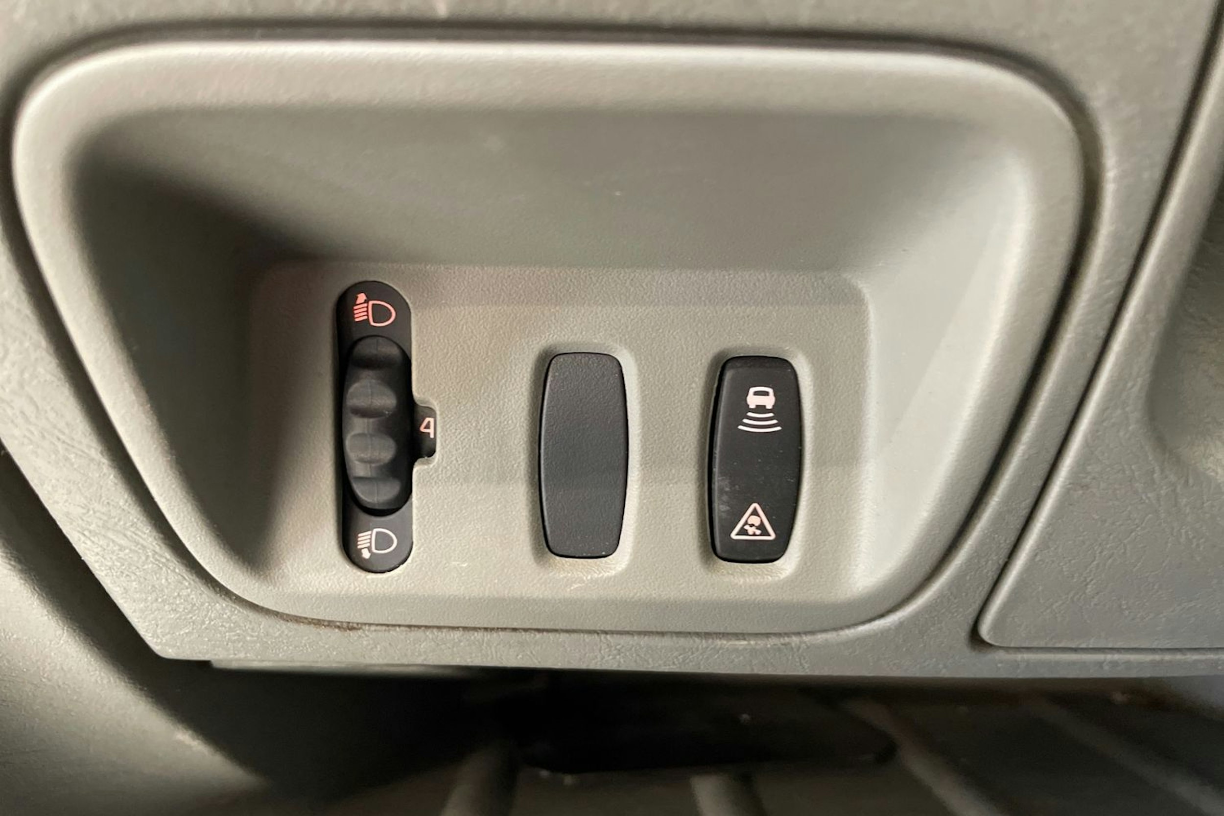 valkoinen Opel Vivaro 2010 kuva 20.
