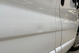 valkoinen Opel Vivaro 2010 kuva 27.