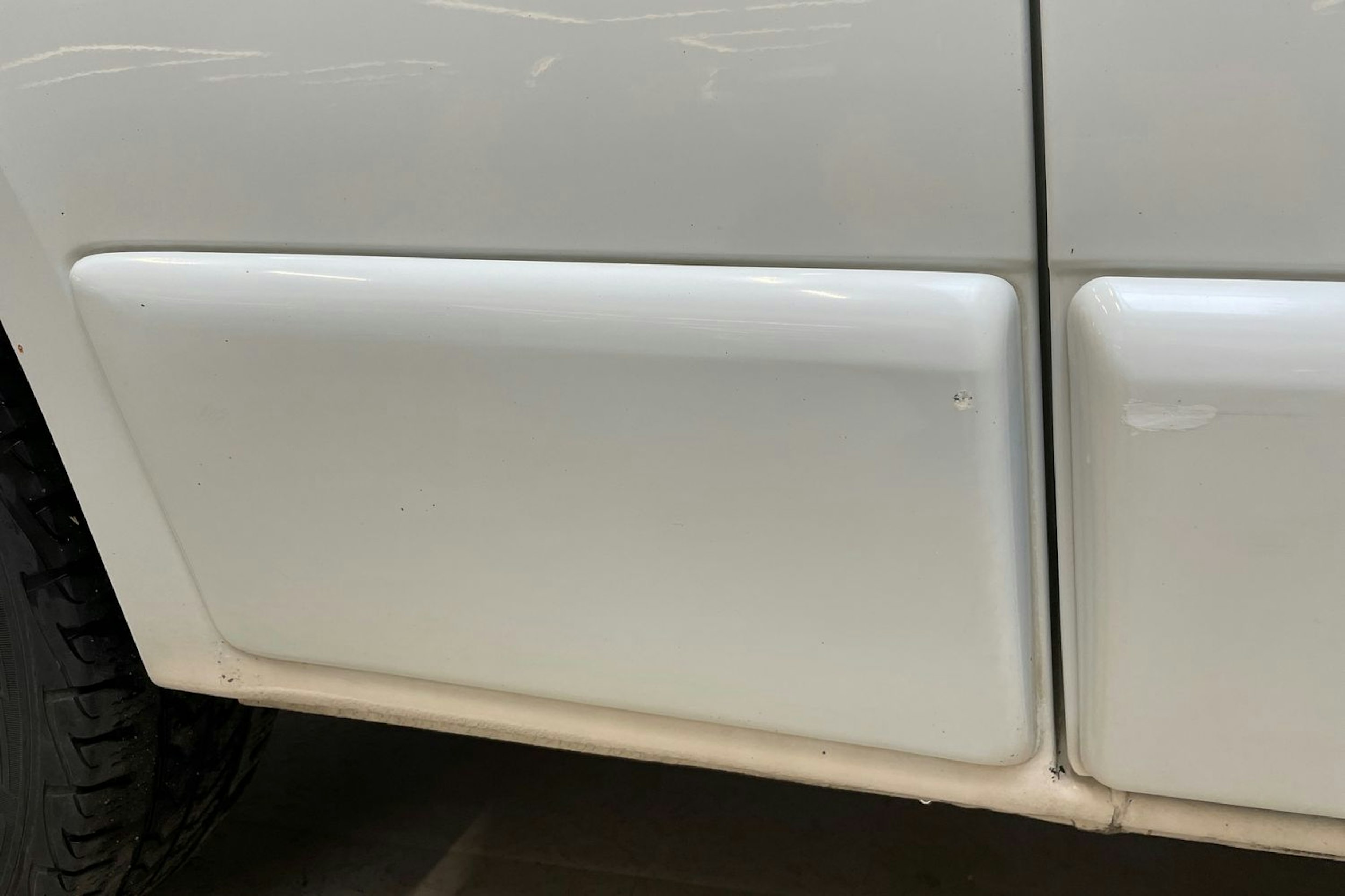 valkoinen Opel Vivaro 2010 kuva 28.