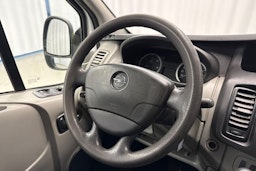 valkoinen Opel Vivaro 2012 kuva 13.