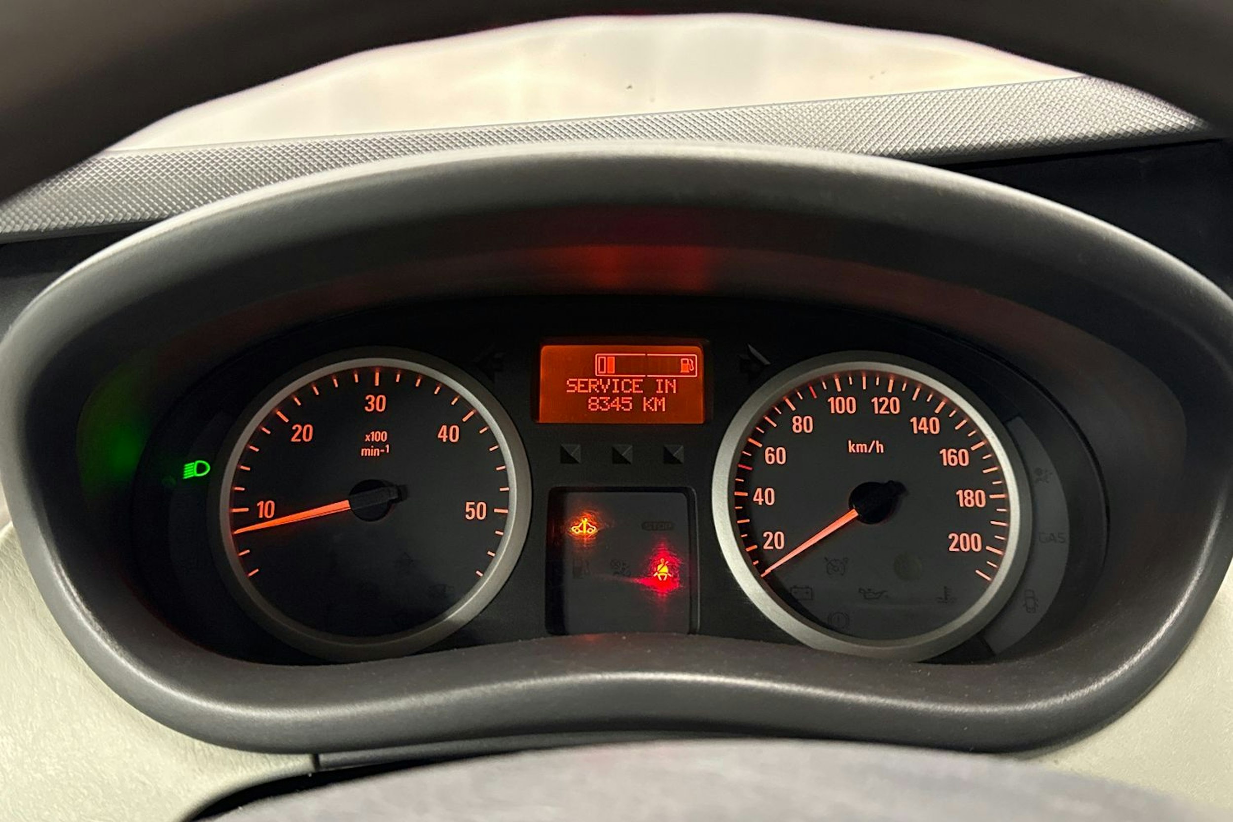 valkoinen Opel Vivaro 2012 kuva 15.