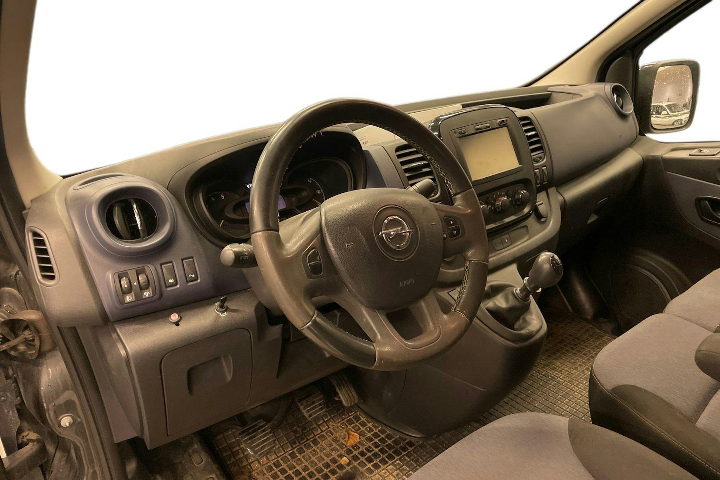 musta Opel Vivaro 2015 kuva 3.