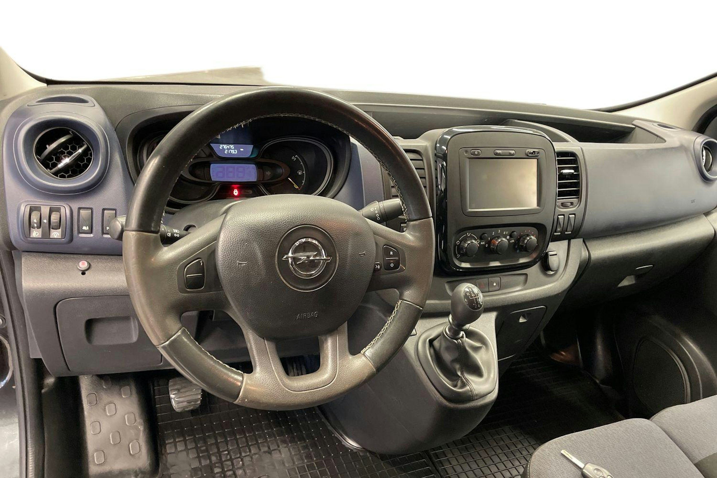 musta Opel Vivaro 2015 kuva 9.