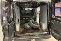 musta Opel Vivaro 2015 kuva 18.