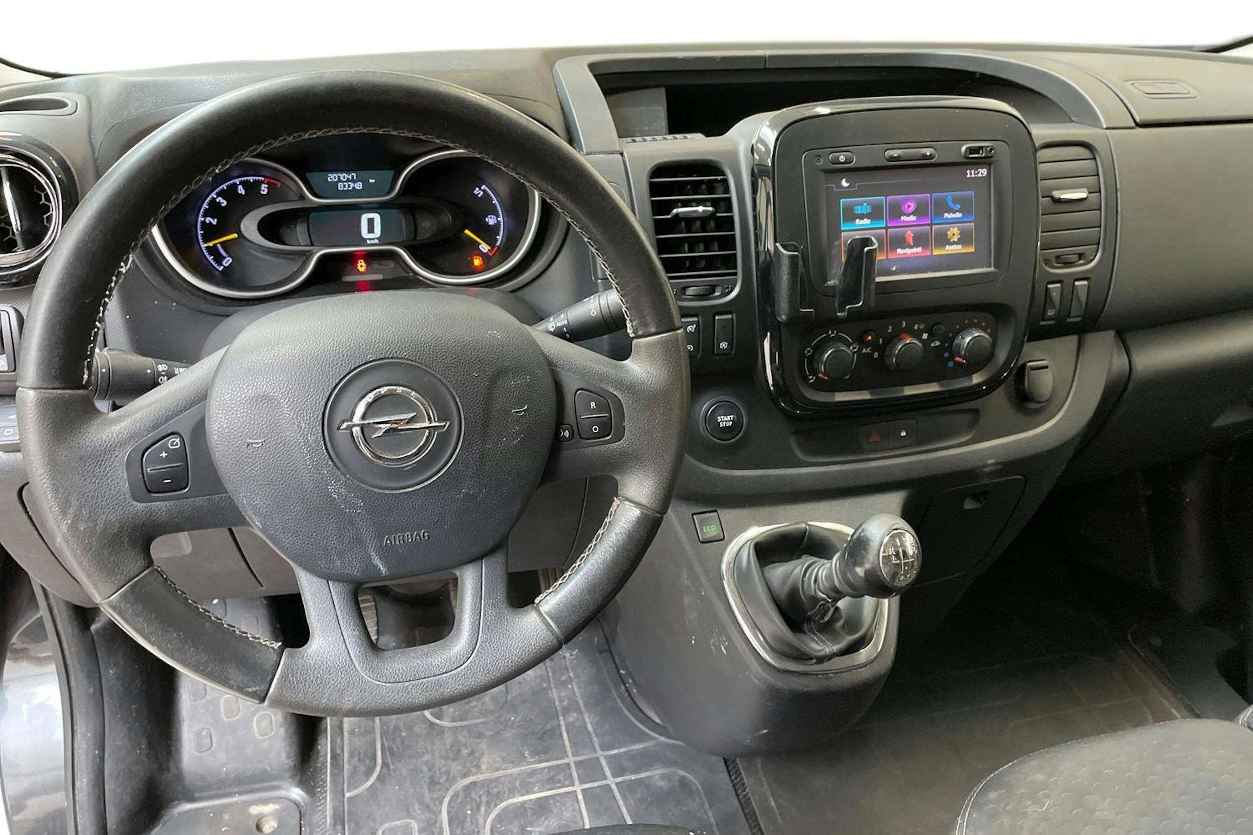 musta Opel Vivaro 2015 kuva 7.