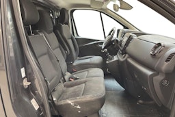 musta Opel Vivaro 2015 kuva 8.