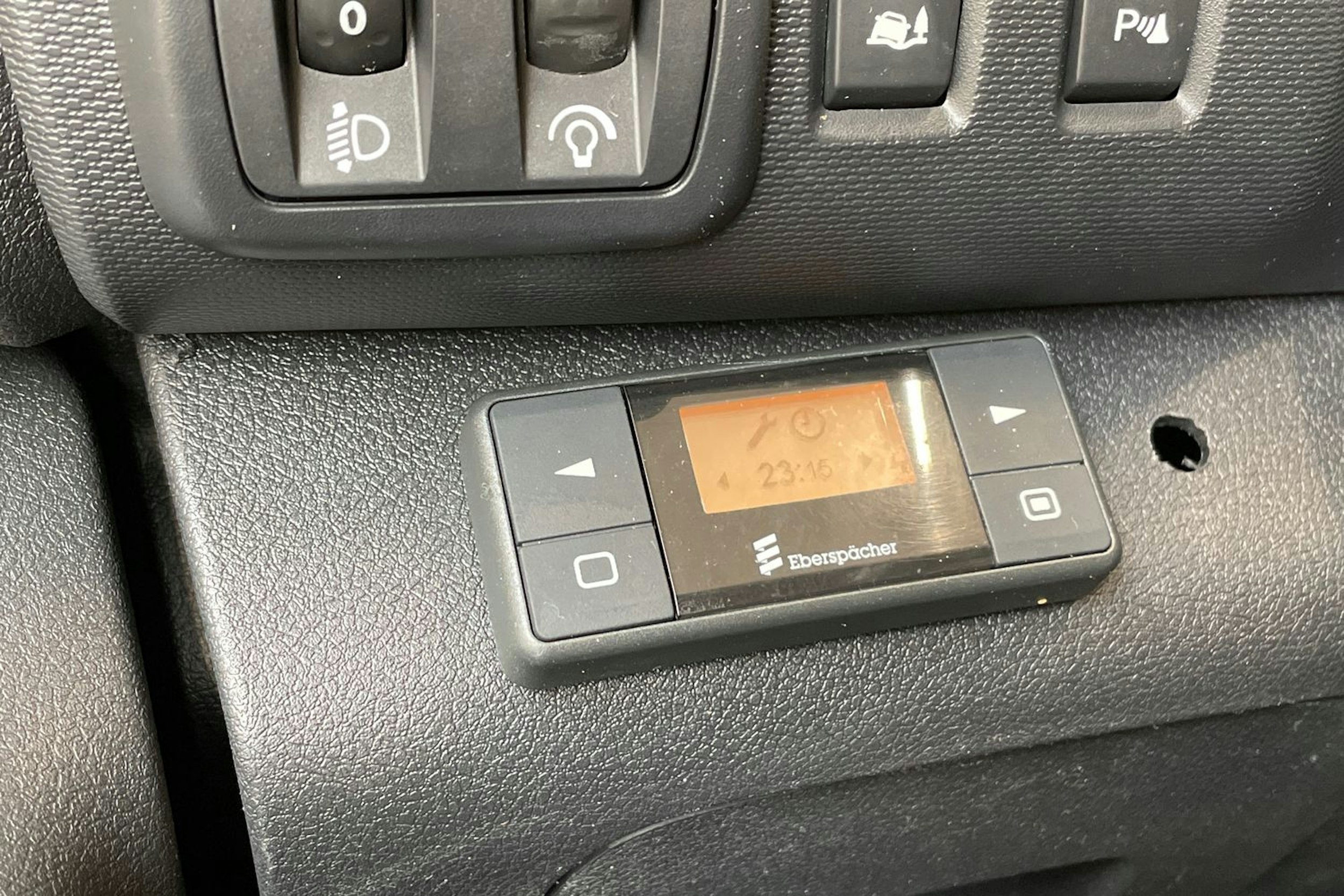 musta Opel Vivaro 2015 kuva 13.