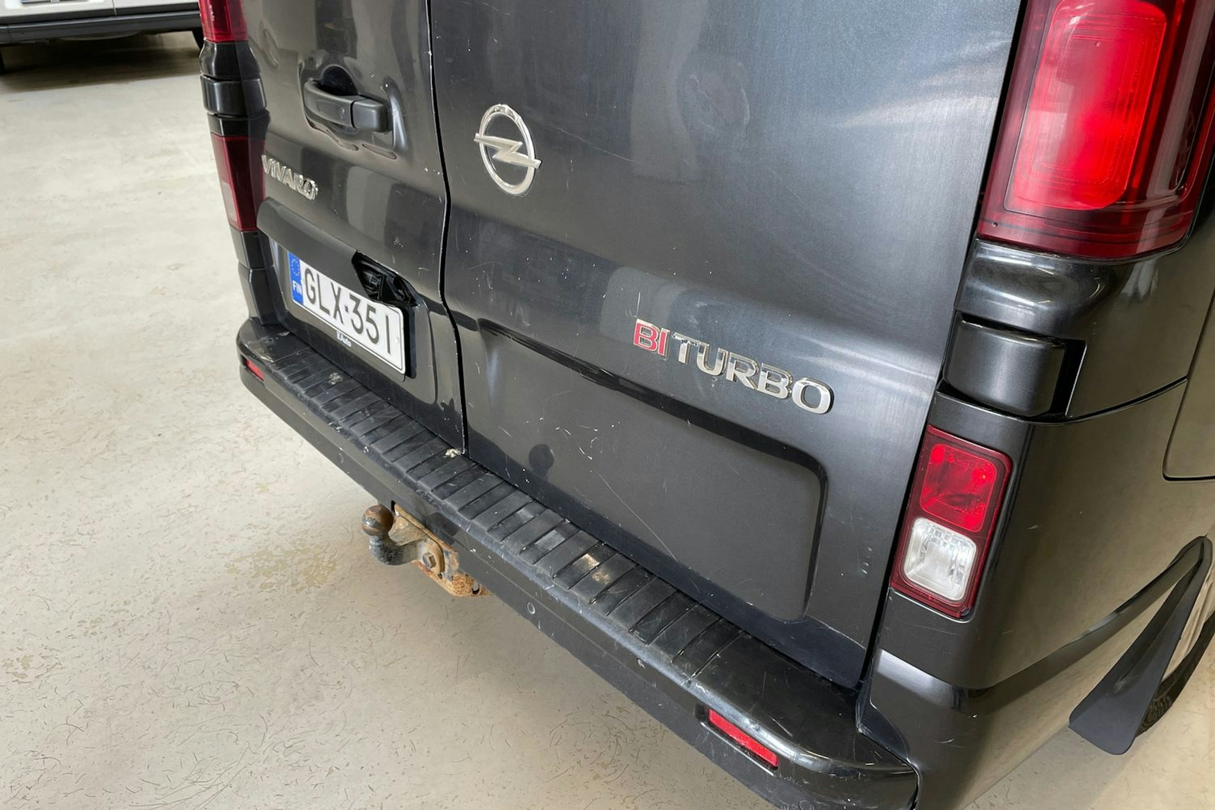 musta Opel Vivaro 2015 kuva 23.