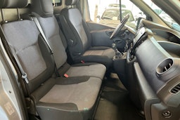harmaa Opel Vivaro 2016 kuva 20.