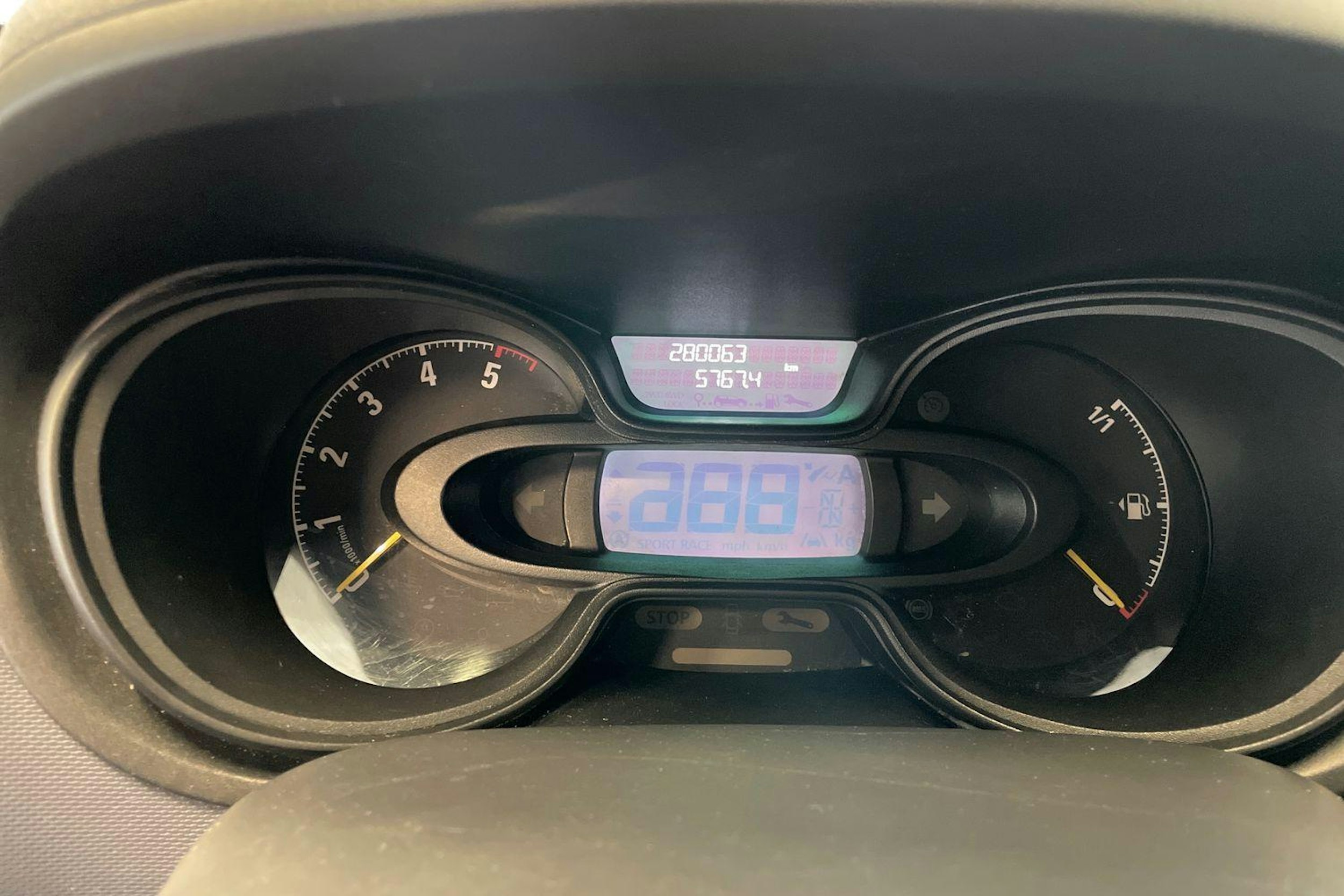 Musta Opel VIVARO 2016 kuva 9.