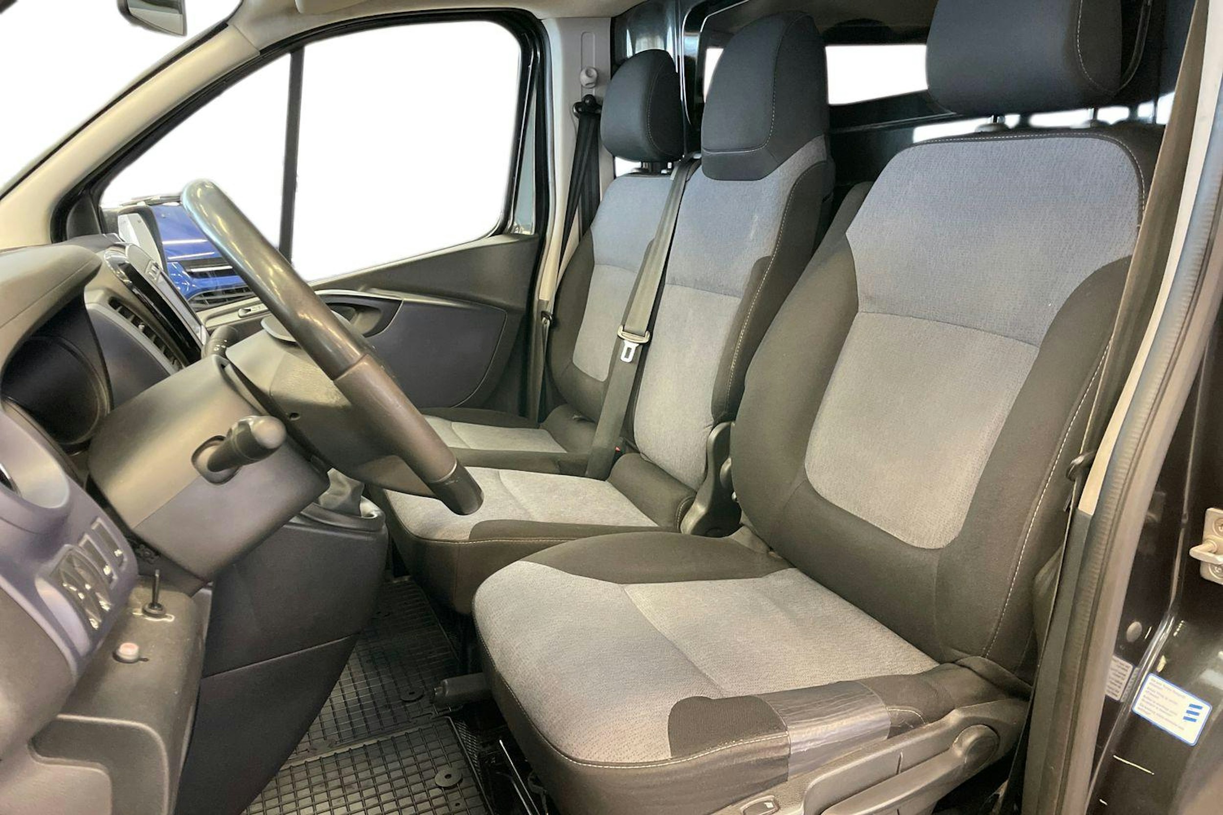 Musta Opel VIVARO 2016 kuva 11.