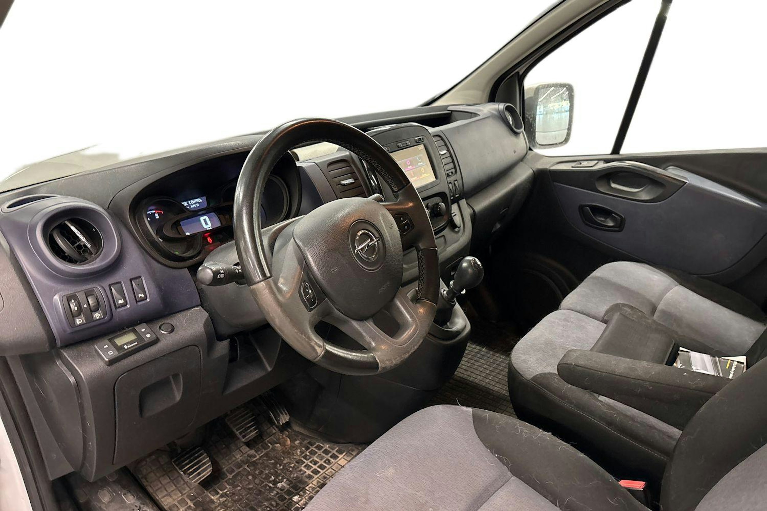 valkoinen Opel Vivaro 2016 kuva 3.