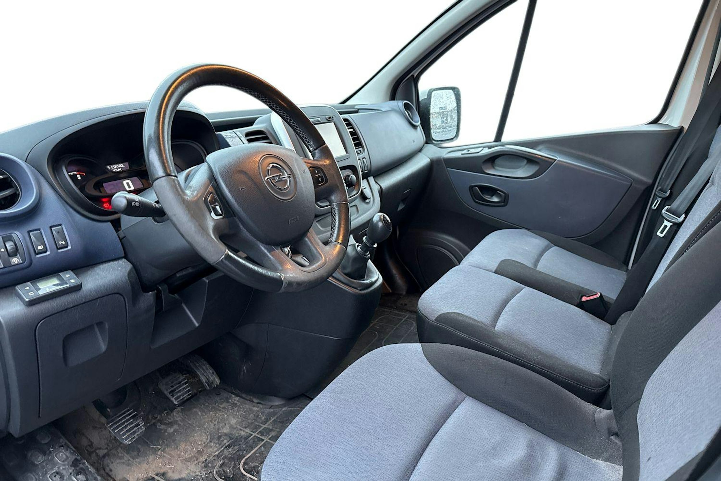 valkoinen Opel Vivaro 2016 kuva 3.