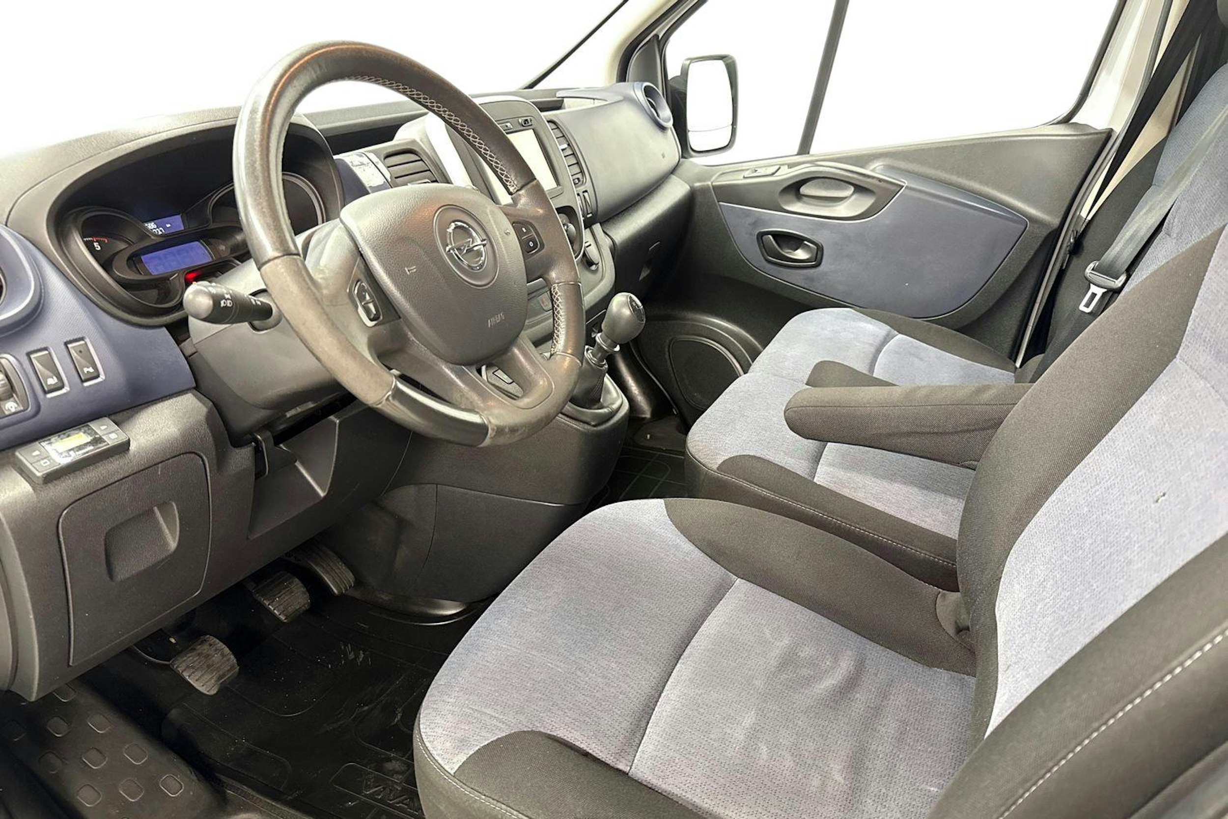 valkoinen Opel Vivaro 2016 kuva 6.