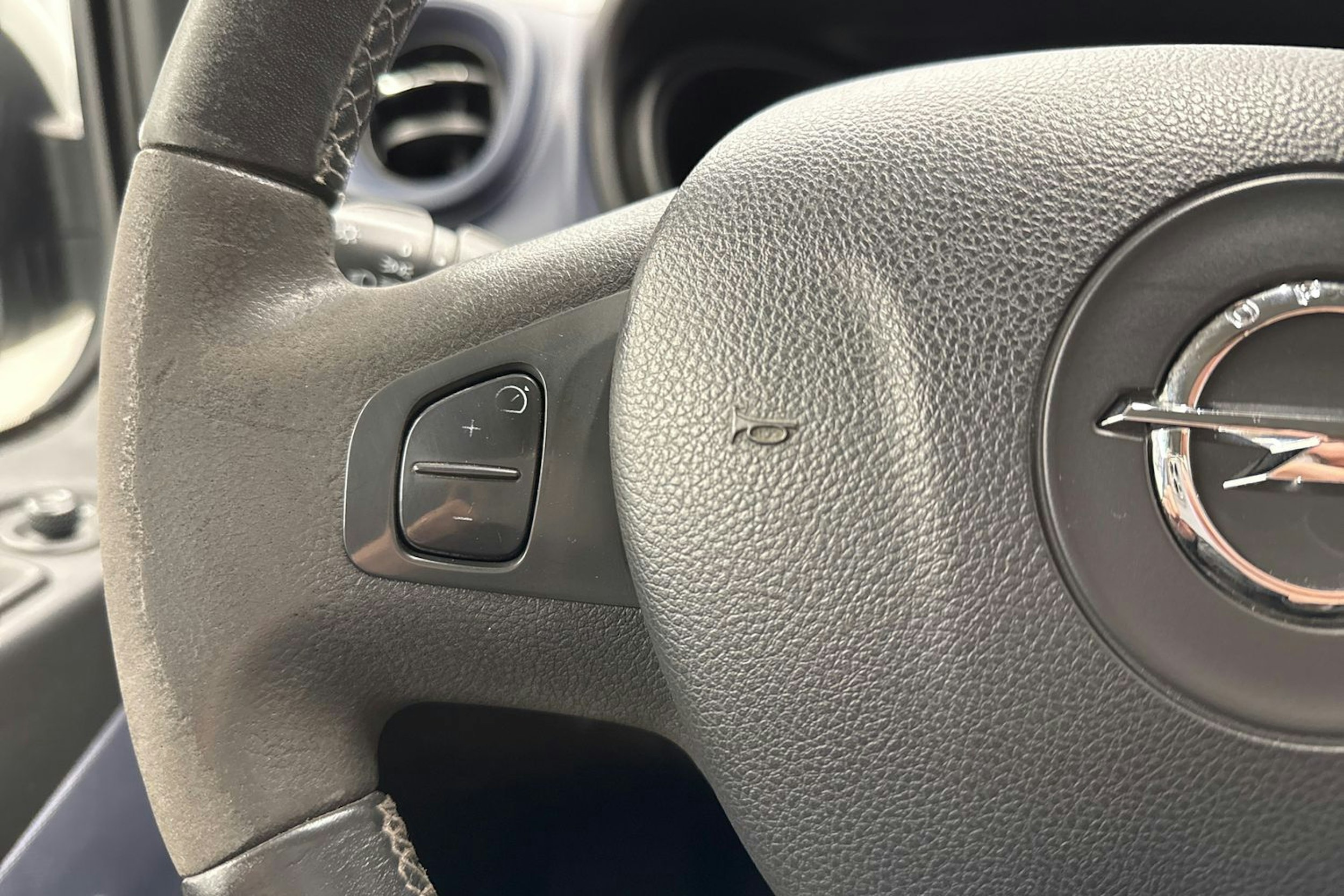 valkoinen Opel Vivaro 2016 kuva 11.