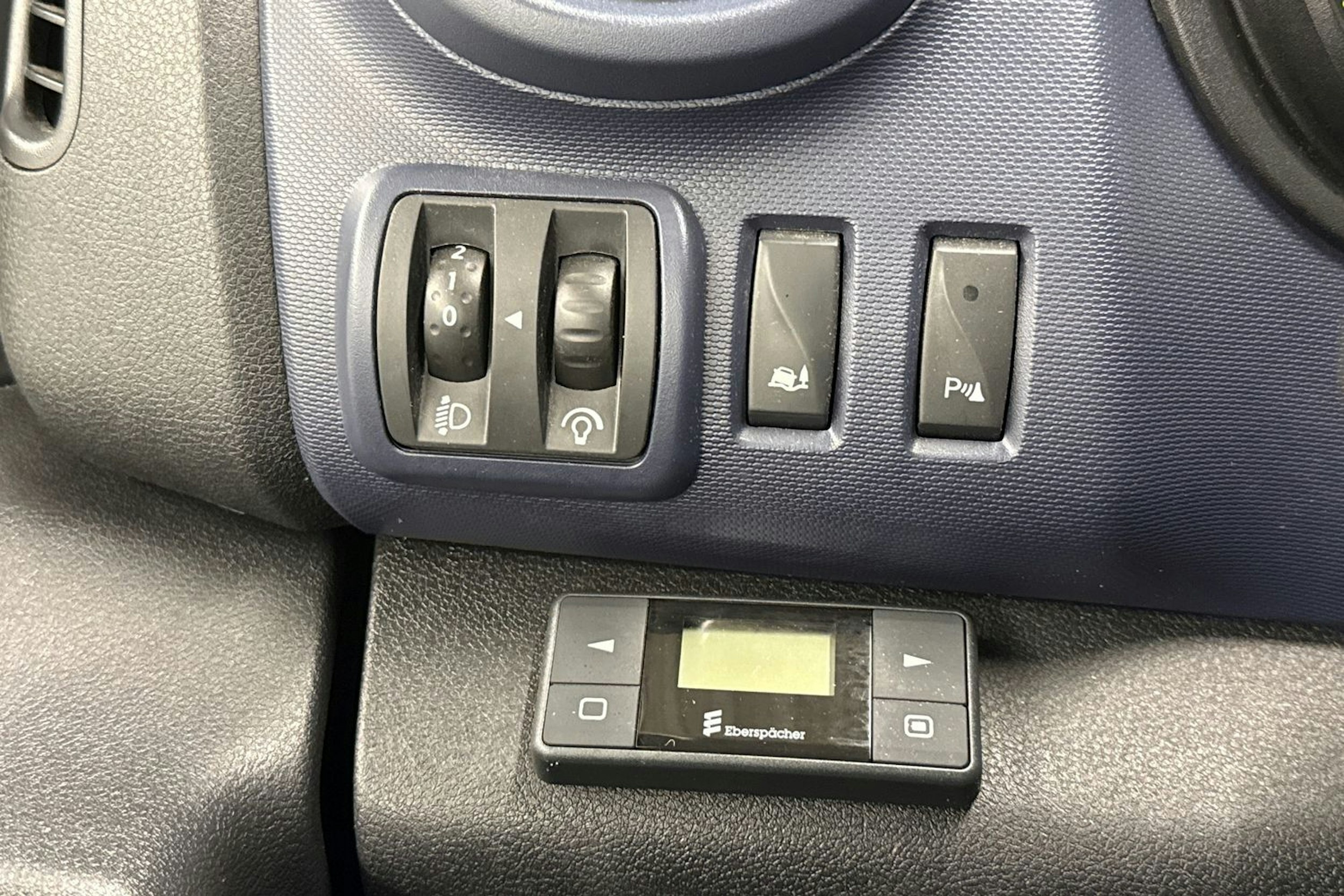 valkoinen Opel Vivaro 2016 kuva 14.