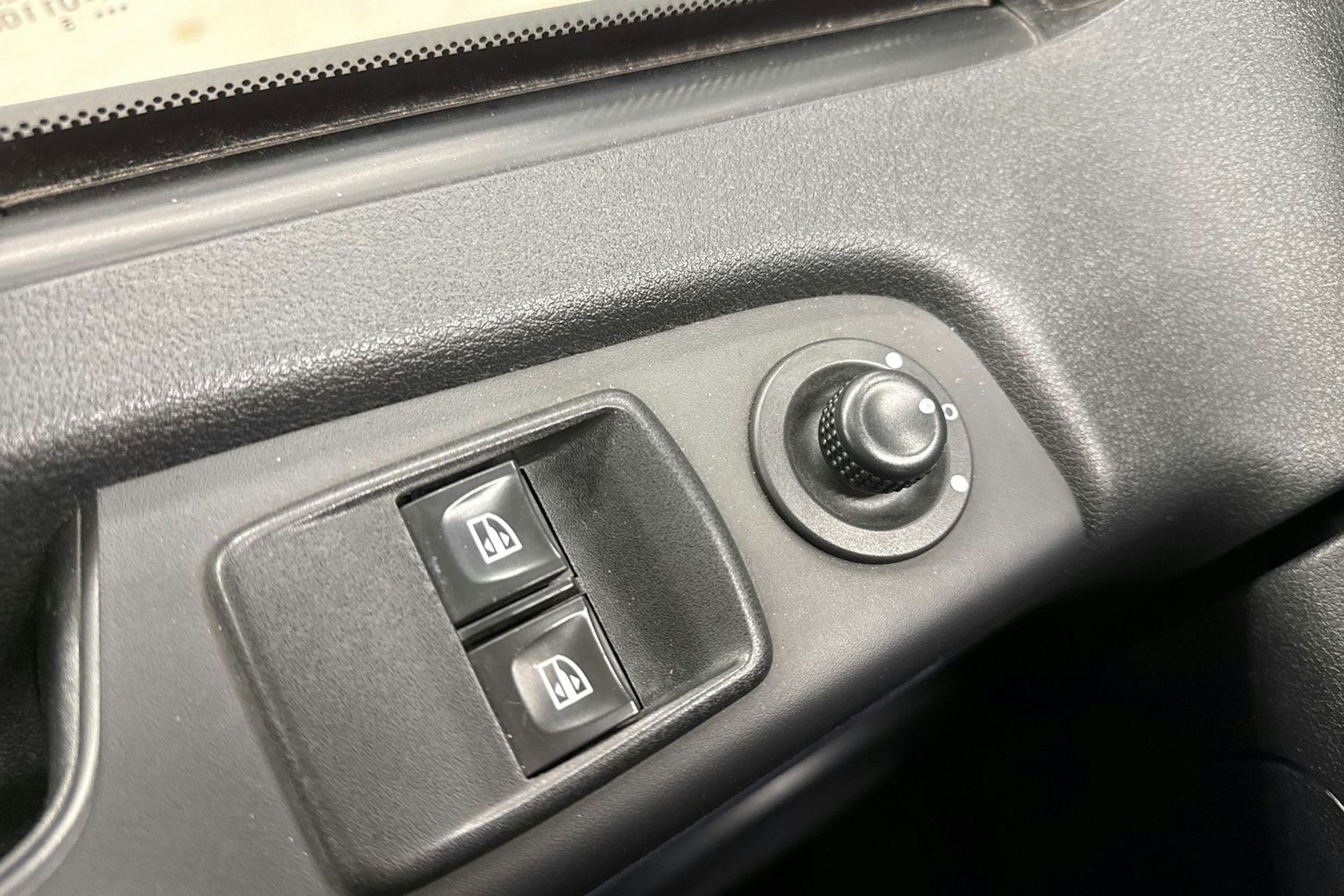 valkoinen Opel Vivaro 2016 kuva 15.