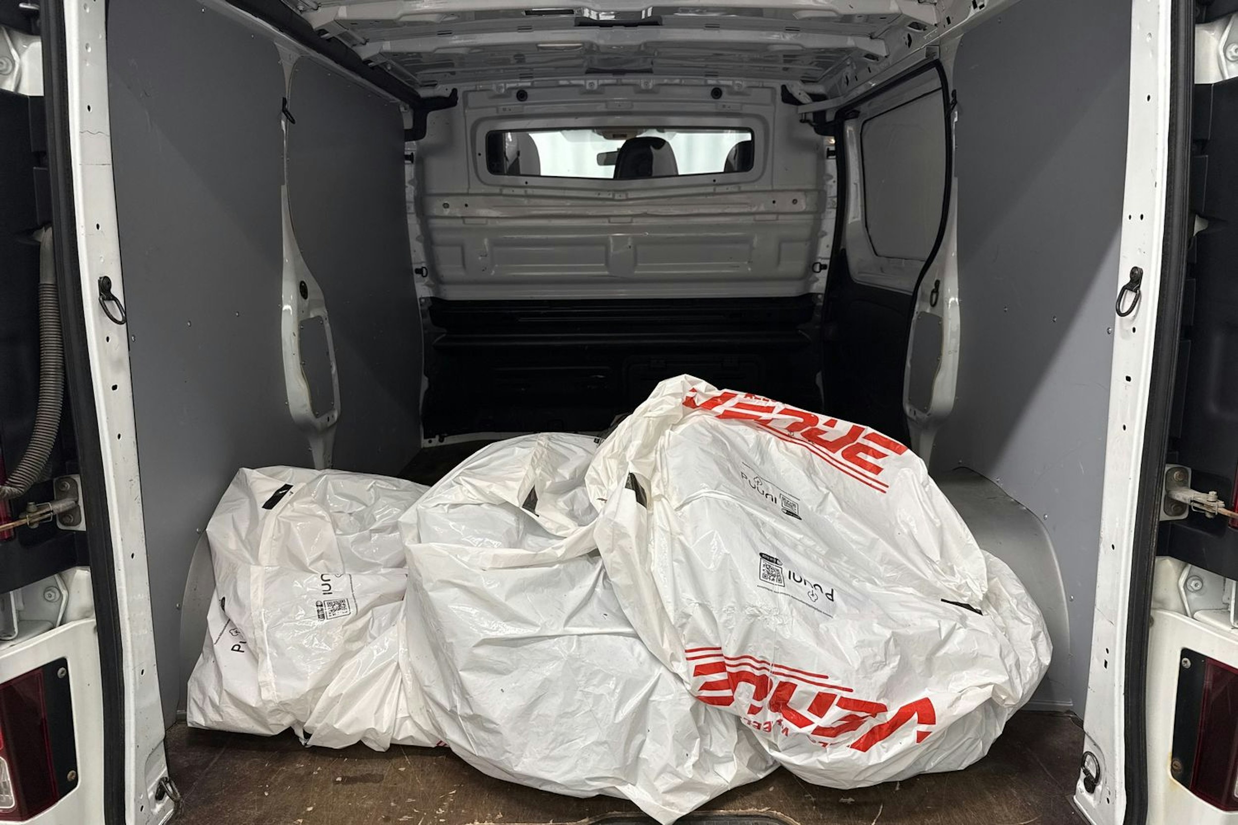 valkoinen Opel Vivaro 2016 kuva 20.