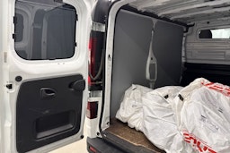 valkoinen Opel Vivaro 2016 kuva 21.