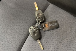 valkoinen Opel Vivaro 2016 kuva 23.